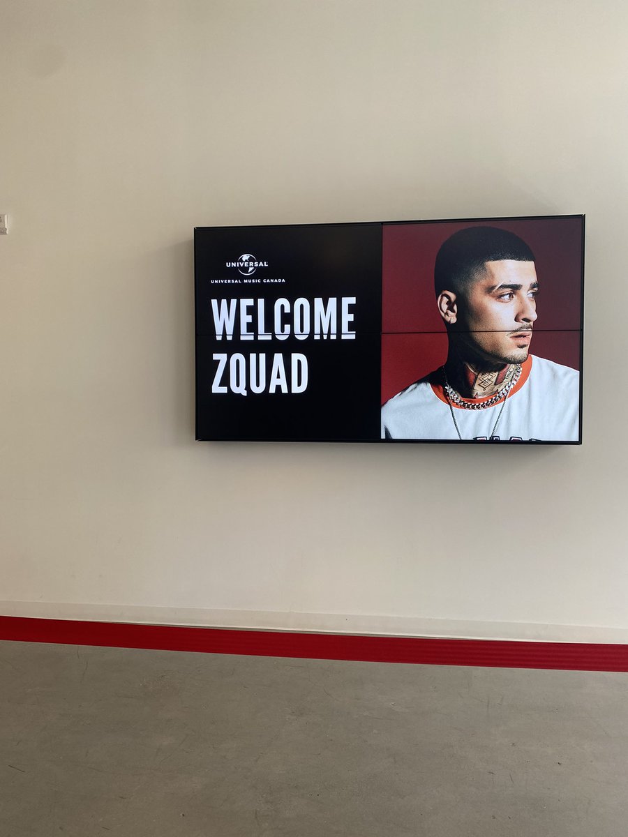 TODAY WAS SO MUCH FUN! Thanks <a href="/umusic/">UMUSIC</a> 🩷💚 <a href="/zaynmalik/">zayn</a>