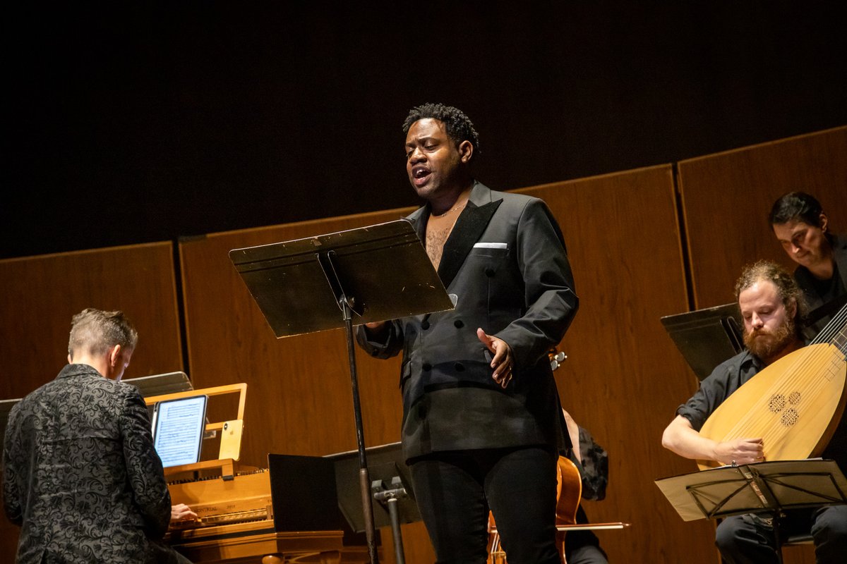 KYGSA's tweet photo. Day 17: Kentucky Poet Laureate, Silas House, joined us this today as our morning presenter. In the evening, GSA Alum KeyβMon Murrah & Bourbon and Baroque provided us with an excellent evening performance.
#HEYGSA #KentuckyGSA #GSA2023 #SessionTwo
πΈ: McKenzie Shelton https://t.co/BiRmpKzja5