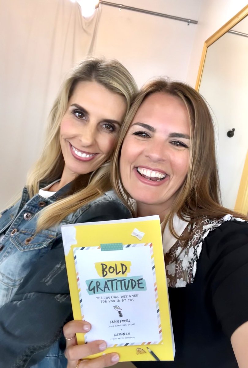 Grateful to be on the West Coast with my bestie @LainieRowell! #EvolvingWithGratitude #BoldGratitude