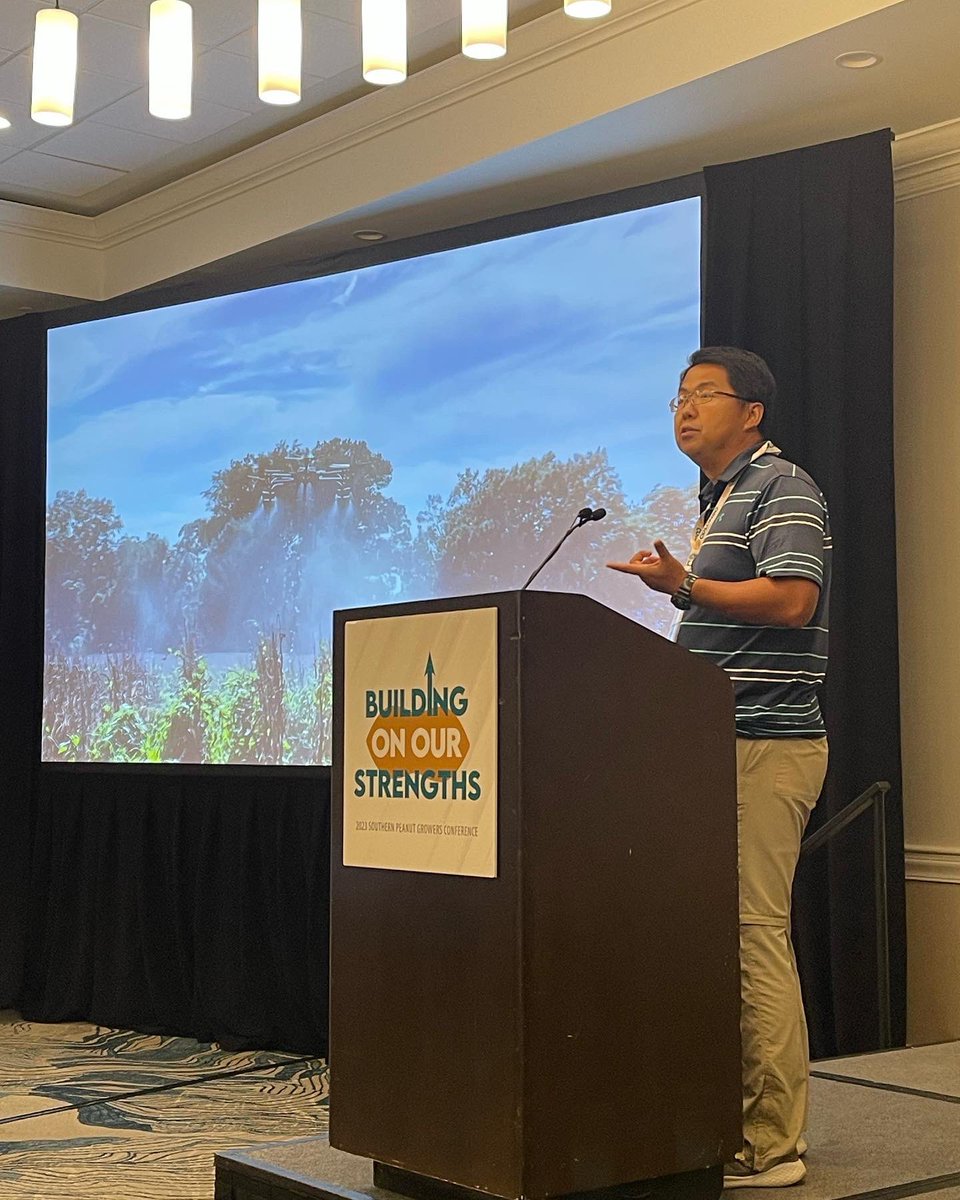 gapeanuts's tweet photo. The #2023spgc General Session 2, sponsored by SunSouth, focused on Strengths of Precision Agriculture and featured information from Steve Li with @AuburnAg, Ian Small with the @UFCALS and Simer Virk with @ugaCAESresearch. 
 
#2023spgc #gapeanuts #alpeanuts #flpeanuts #misspeanuts https://t.co/a95LvOoD8v