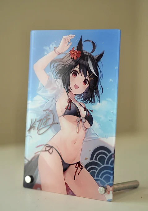 夏コミで販売予定の会場限定アクリルパネルです、こんな感じで直筆サインが入りますーー