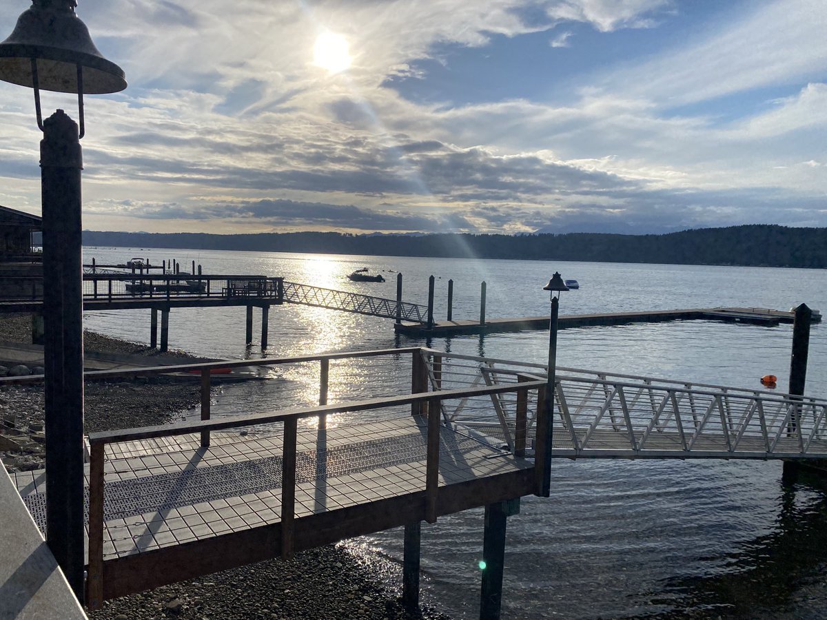 KarlenePetitt's tweet photo. just back from #Golfing and time for #burgers and #cocktails and then a soak in the #hottub #RetiredPilotLife https://t.co/lq1fgs9j2S