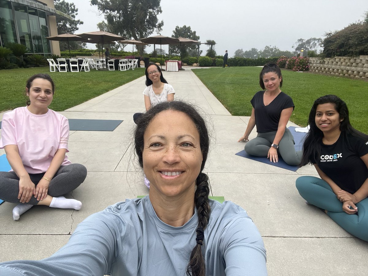 NathalieMckenz3's tweet photo. #Mentoring that #HardWorkPaysOff but equally important is #selfcare #Balance #CancerPrevention while we #ConqerCancer through #ClinicalTrial Design @AACR and @ASCO #MCCR23 sunrise Yoga and sunset hike at #TorreyPines https://t.co/EZXYhsq9Ok