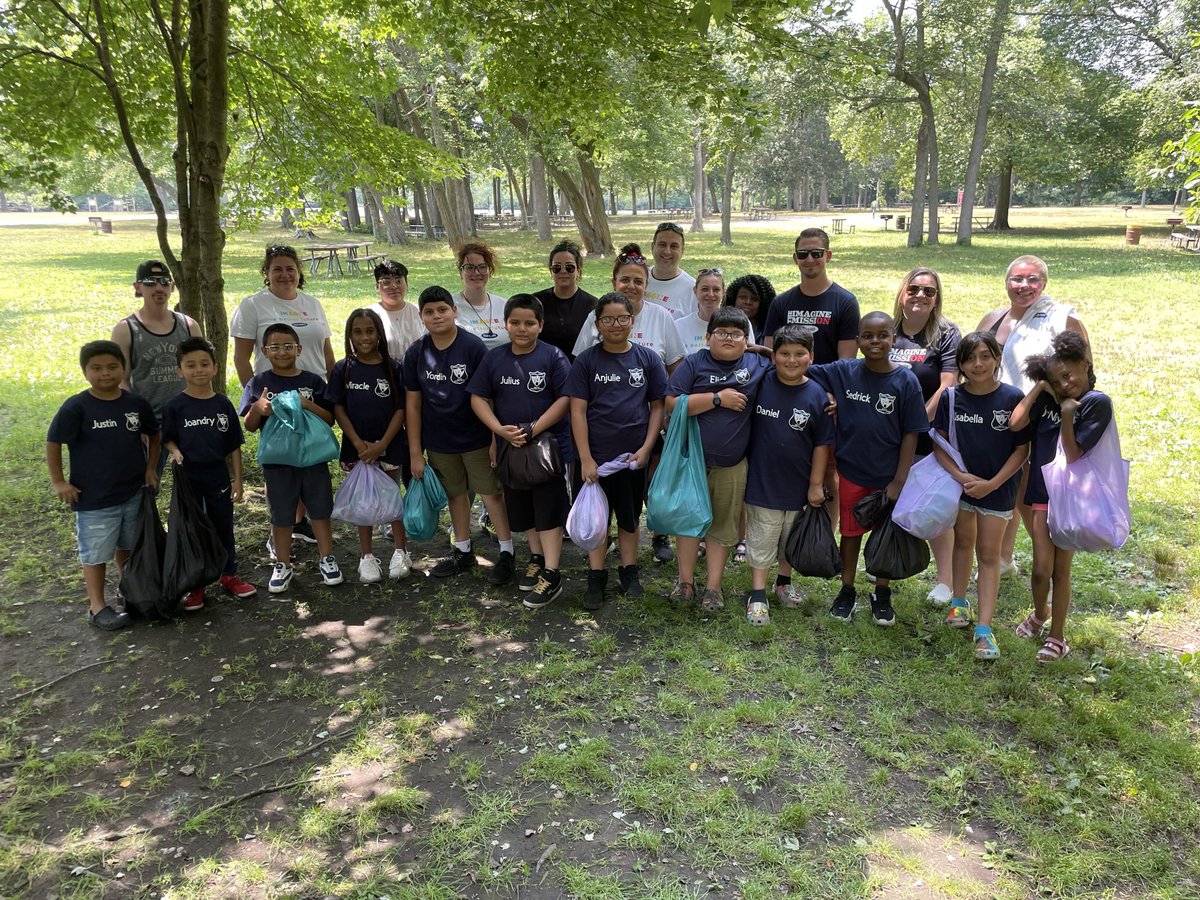SCPD1stPrecinct's tweet photo. 1st Pct Wyandanch PAL Summer Campers are really having a great time! Thank you @oldnavy for the goodies for all the campers! They had a blast learning how to make slime with all of you! #insideoldnavy @suffolkpals https://t.co/FaEHXe0pCF