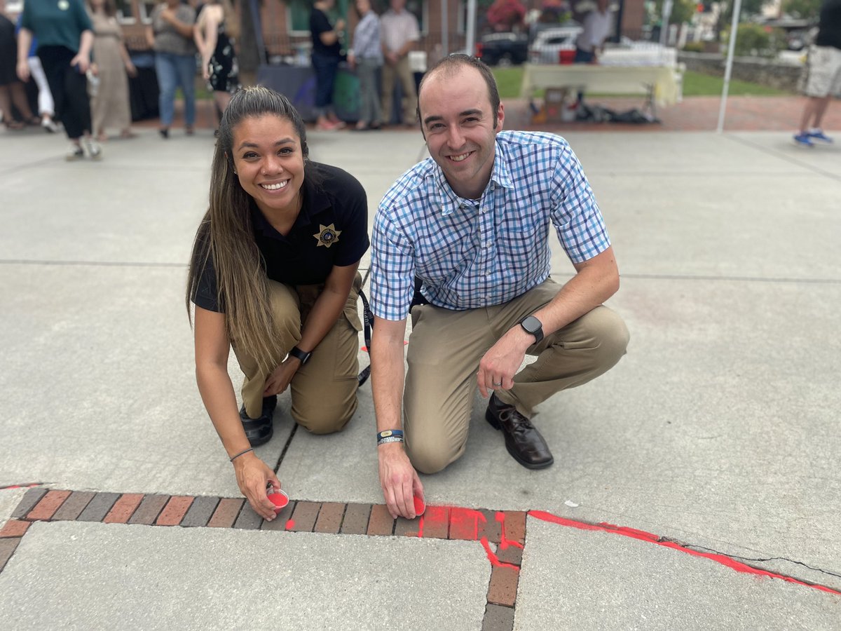 SheriffHCSO's tweet image. Was such an honor to be able to participate in the 2nd annual Red Sand Project this afternoon!  #humantraffickingawareness #RedSandProject #Rotary Hendersonville Rotary Club