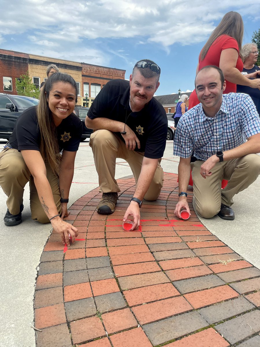 SheriffHCSO's tweet image. Was such an honor to be able to participate in the 2nd annual Red Sand Project this afternoon!  #humantraffickingawareness #RedSandProject #Rotary Hendersonville Rotary Club