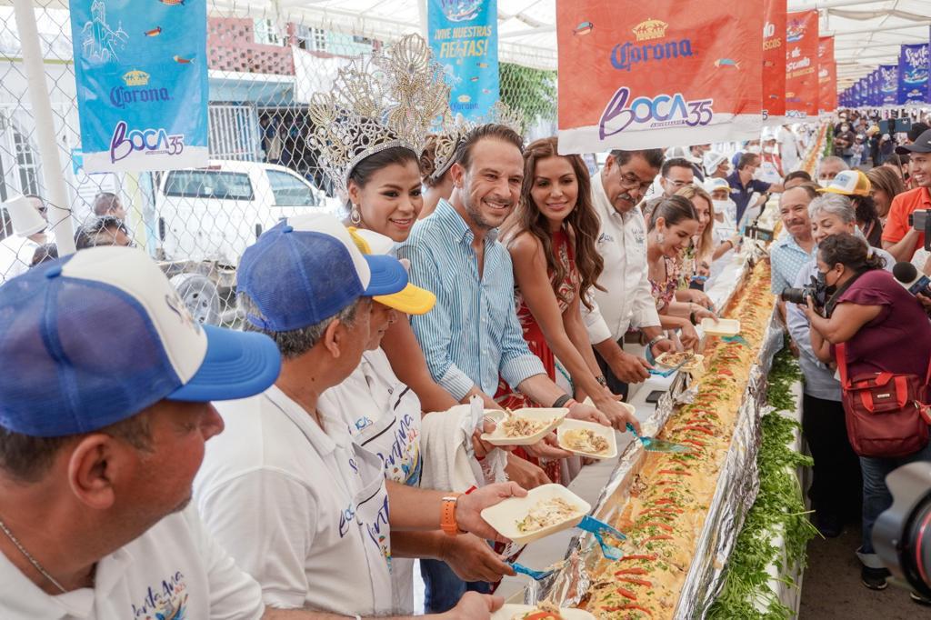 JM_UNANUE's tweet photo. Muchas gracias a los restauranteros de la cabecera municipal que año con año ponen en alto a nuestra gastronomía con la preparación del delicioso filete relleno de mariscos, y que hoy en las Fiestas de Santa Ana 2023, junto a cientos de personas, pudimos disfrutar. https://t.co/ZoBAB0IJMM