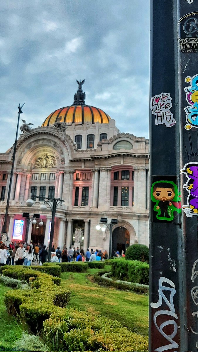 _siroleal's tweet photo. The world has to know that #ZaynIsHere in CDMX 🇲🇽 https://t.co/CgrwX3ztY1