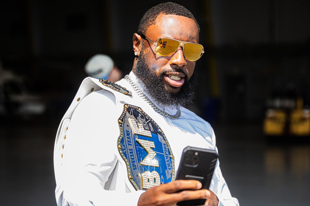 showtim3digital's tweet photo. 🚨GAME DAY TAKEOVER 🚨
📱: @showtime_digital
📍: TD Atlantic
🏈: @Pick6Pickett
Tune in tomorrow to our I.G. story as @Pick6Pickett will be taking us behind the scenes and into a day in his life on GAME DAY‼️
📸: @davidcoxphotography
#showtimefamily | #playerperspective | https://t.co/odjiFhbmtA