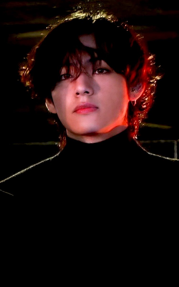 Cez123092's tweet photo. #KimTaehyung is really mind blowing! He is not your usual idol! He is above and beyond your imagination, reason for the unprovoked r3s3nm3nts! 

Let’s keep the powerful circle around the Golden Boy! Keep supporting #BTSV 

With V till the end! 
TAEHYUNG IS COMING and he will be mind blowing 
KTH1 IS COMING and it will be an extravaganza of masterpieces! 

Borahae V 💜