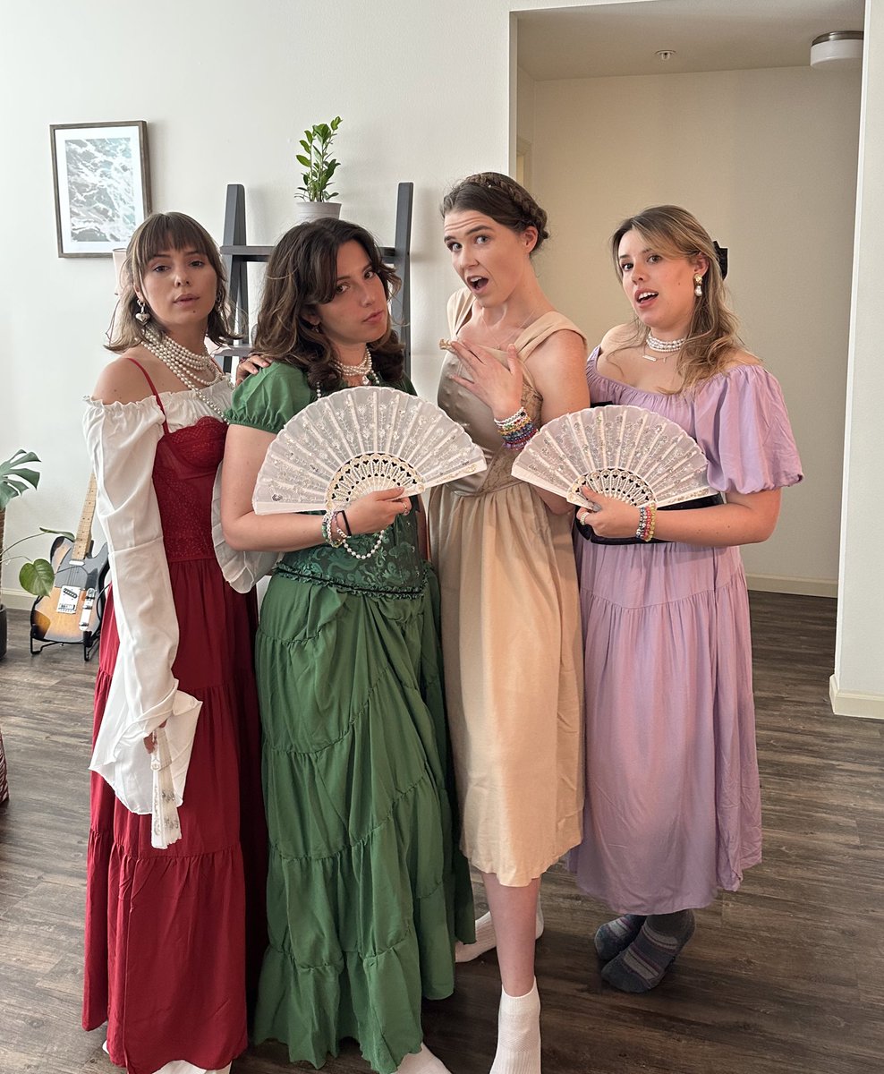plaid_shirtdays's tweet photo. I’M GONNA BE HUNGOVER  #SantaClaraTSTheErasTour @taylorswift13 @taylornation13 @HAIMtheband https://t.co/AJqFVkvMOP
