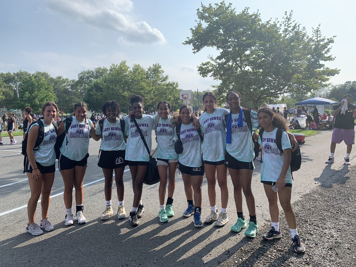 BecahiGBB's tweet photo. ☀️ Sweat Equity in effect for our Lady Hawks Varsity &amp; Junior Varsity squads going 6-0 combined at the @A_TownThrowDown - On&amp;Up to Championship Sunday #ProgramProud #Throwdown23 https://t.co/uGaUB0cXhy