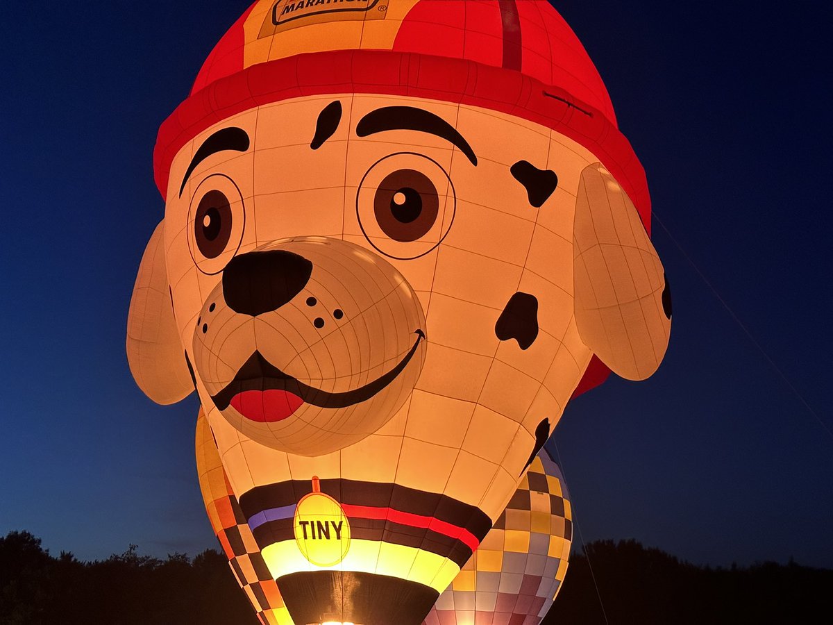 lesliefranke's tweet image. Friday Night Glow. 🏈

#hofballoonclassic #starkcounty #PFHOF23