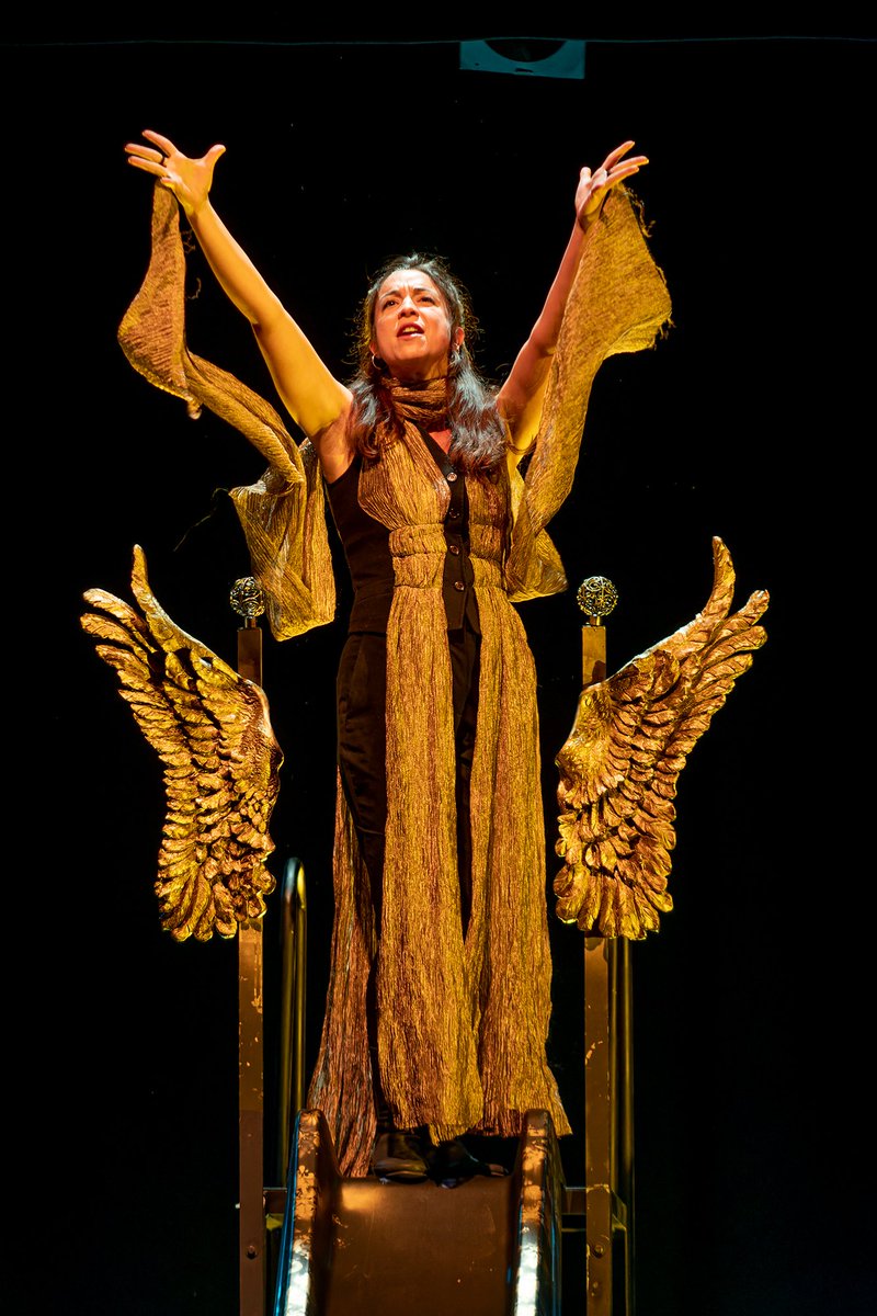 cristinaceed's tweet photo. #EaD|La docencia es una profesión maravillosa.Ver como una ex alumna comenzó en el teatro en el IES y años después es actriz profesional y protagonista de la talentosa #ViveMolière te llena de orgullo y alegría
¡Gracias por la dedicatoria!
@iesbellaguarda @_AyTeatro @MaiMesTeatre https://t.co/9sRhFoLFTt