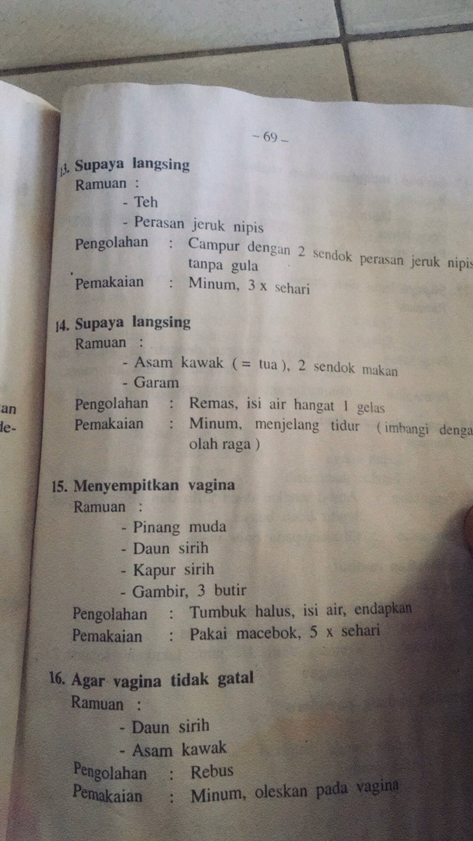 batawhore's tweet photo. what kind of pusaka is this?!?! https://t.co/ExxdYgBs2V