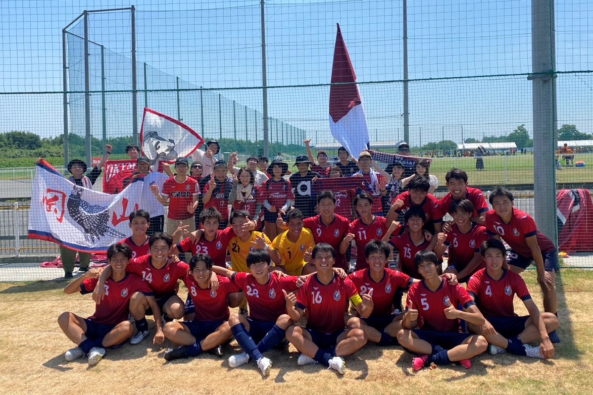 fagiano_koho's tweet photo. 炎天下の中、現地で声援を送り続けてくださった皆さんと喜びを分かち合いました‼️
ありがとうございました‼️
31日の準決勝もLIVE配信、現地で後押しをお願いします🔥
#ファジアーノ岡山 
#日本クラブユース選手権 https://t.co/OMt54X2MbB