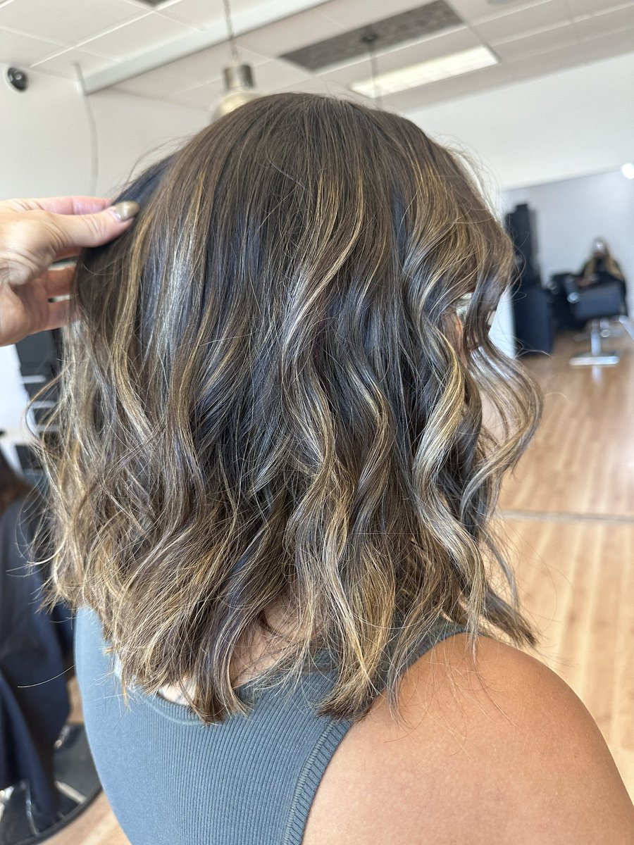 deannacreder's tweet photo. New hair. Who dis. https://t.co/C6HhttesMj