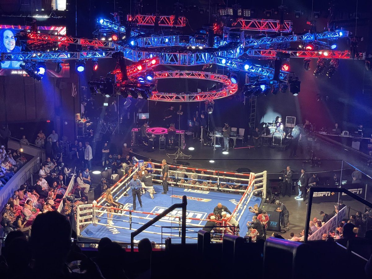 Love this Pearl Theater at the Palms. 

Amazing venue for boxing! 🔥🔥🥊🥊

#BOXINGnBBQ
#Boxing
#EstradaYudica