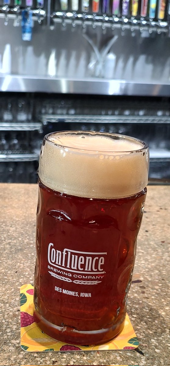 TheChadInDM's tweet photo. My memory fails me if it is brand new or if in second year or more but this is the Uplift Czech-style amber lager @ConfluenceBrew. Awesome. #FollowMeToBeer #DrinkLocal https://t.co/RuGCyQnskB