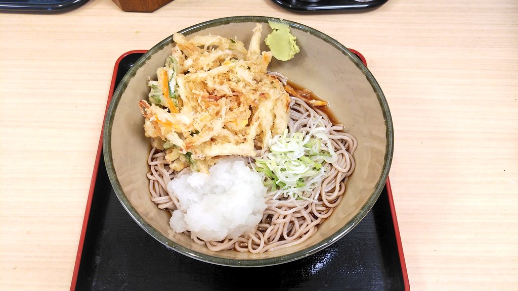 「今日は久しぶりに小田急線に乗ってお出かけなのでお昼は駅で箱根そば。」|エゾキハ@イラスト展4/16~4/23のイラスト