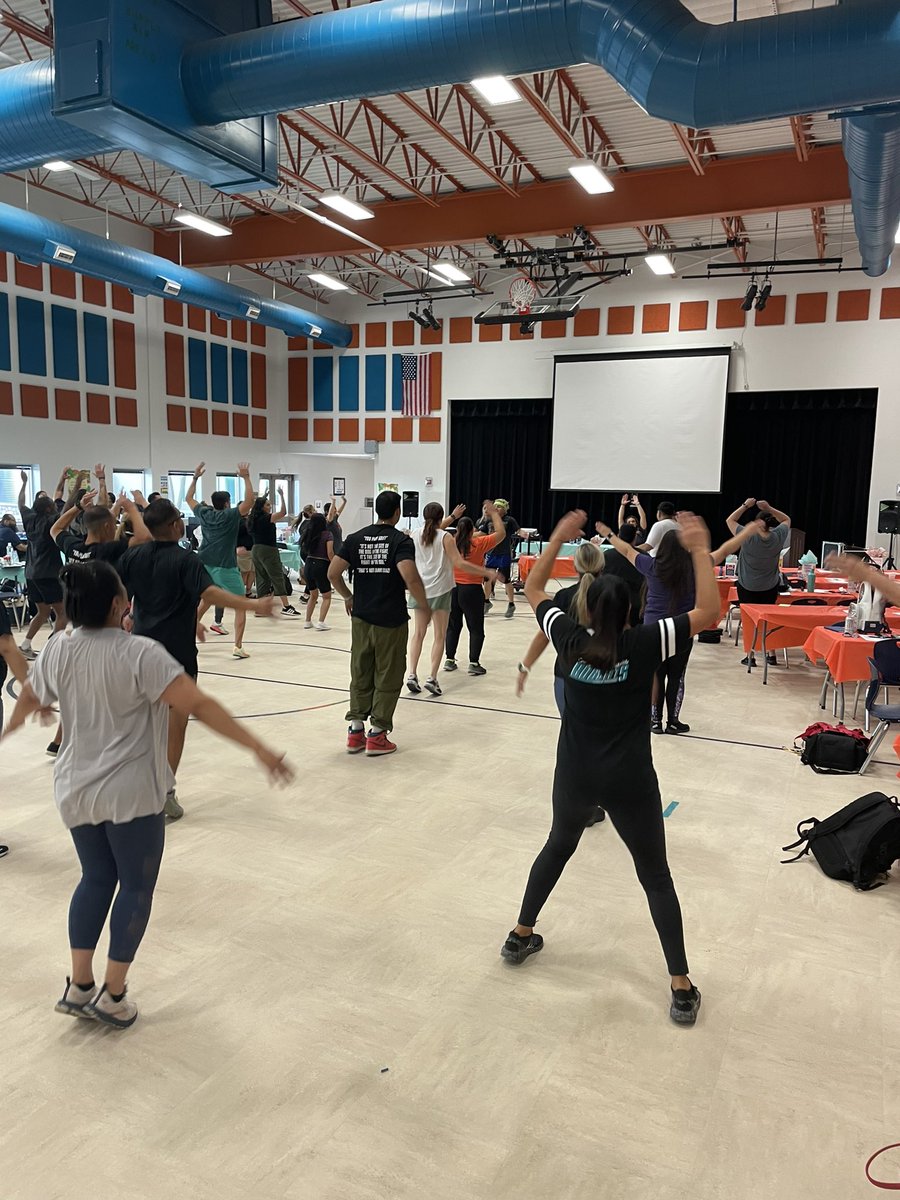 PHills_HS's tweet photo. Healthy body , strong mind morning today ! Thanks Mr Aguilar! @SISD_HBSM #Believe https://t.co/hpi6ZiPSuw
