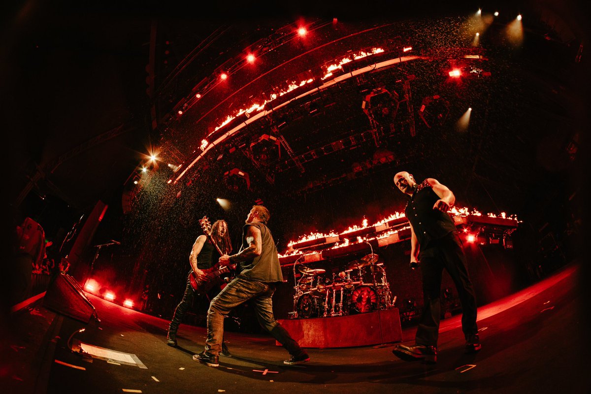 Disturbed's tweet photo. Houston, we have a problem! Thank you for enduring the Fire and Water with us! 

We are Disturbed! 

📸: @judyhwon https://t.co/rFXlT0KtGM