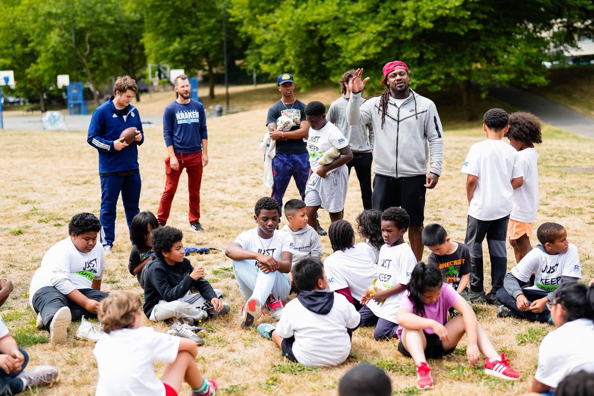 One Roof Foundation (@onerooffdn) on Twitter photo The 3rd annual <a href="/kcplayequity/">@KCPlayEquity</a> sports sampling camp was one for the books! 🙌
From floor hockey with <a href="/MoneyLynch/">Marshawn Lynch</a> to ultimate frisbee, the youth of the Skyway community had a full week of new & familiar sports -> bit.ly/SportsSampling… The 3rd annual <a href="/kcplayequity/">@KCPlayEquity</a> sports sampling camp was one for the books! 🙌
From floor hockey with <a href="/MoneyLynch/">Marshawn Lynch</a> to ultimate frisbee, the youth of the Skyway community had a full week of new & familiar sports -> bit.ly/SportsSampling…