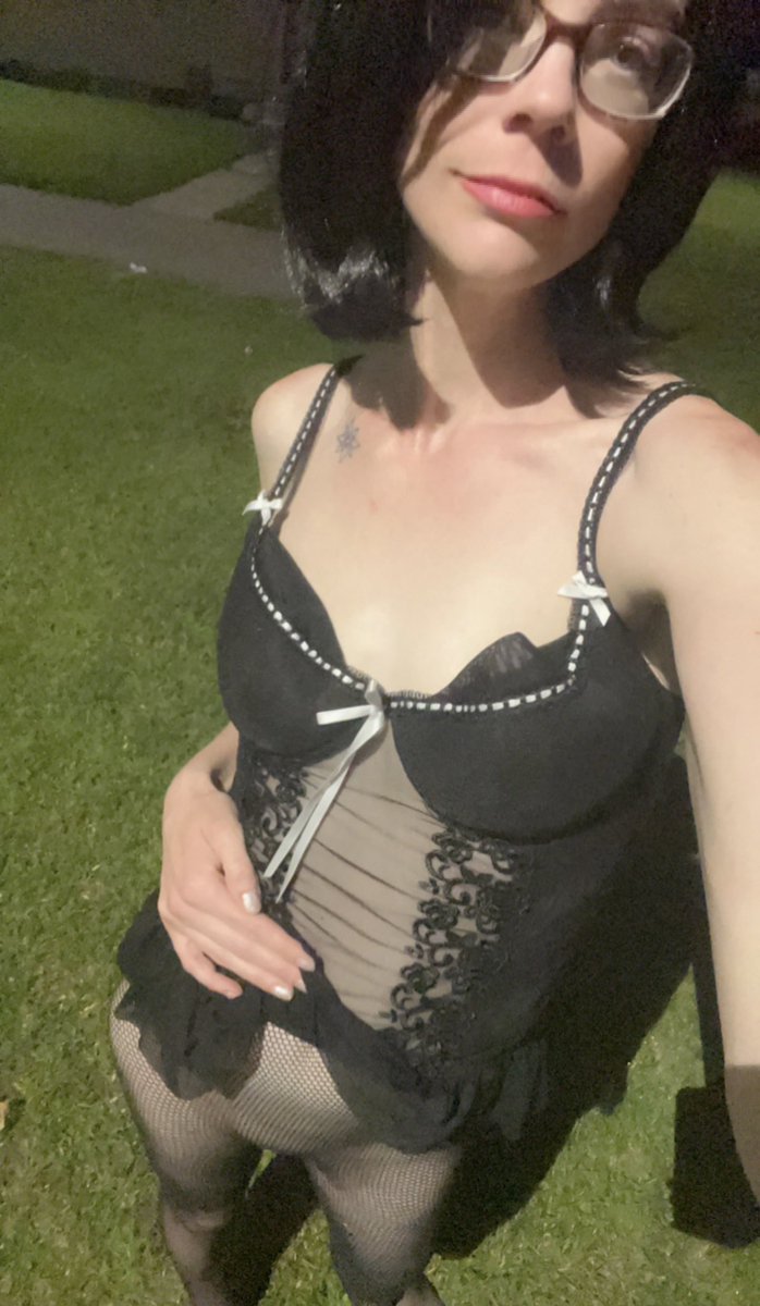 mimistarblossom's tweet photo. Check out the link in my bio 😘

#onlyfans #onlyfansgirls #onlyfansmodel #onlyfansbabe #newbiemodel #cosplay #eroticcosplay #äss #booty #ass #bendover #bentover #fishnets #noundies #nounderwear https://t.co/zcUwcx2GY1
