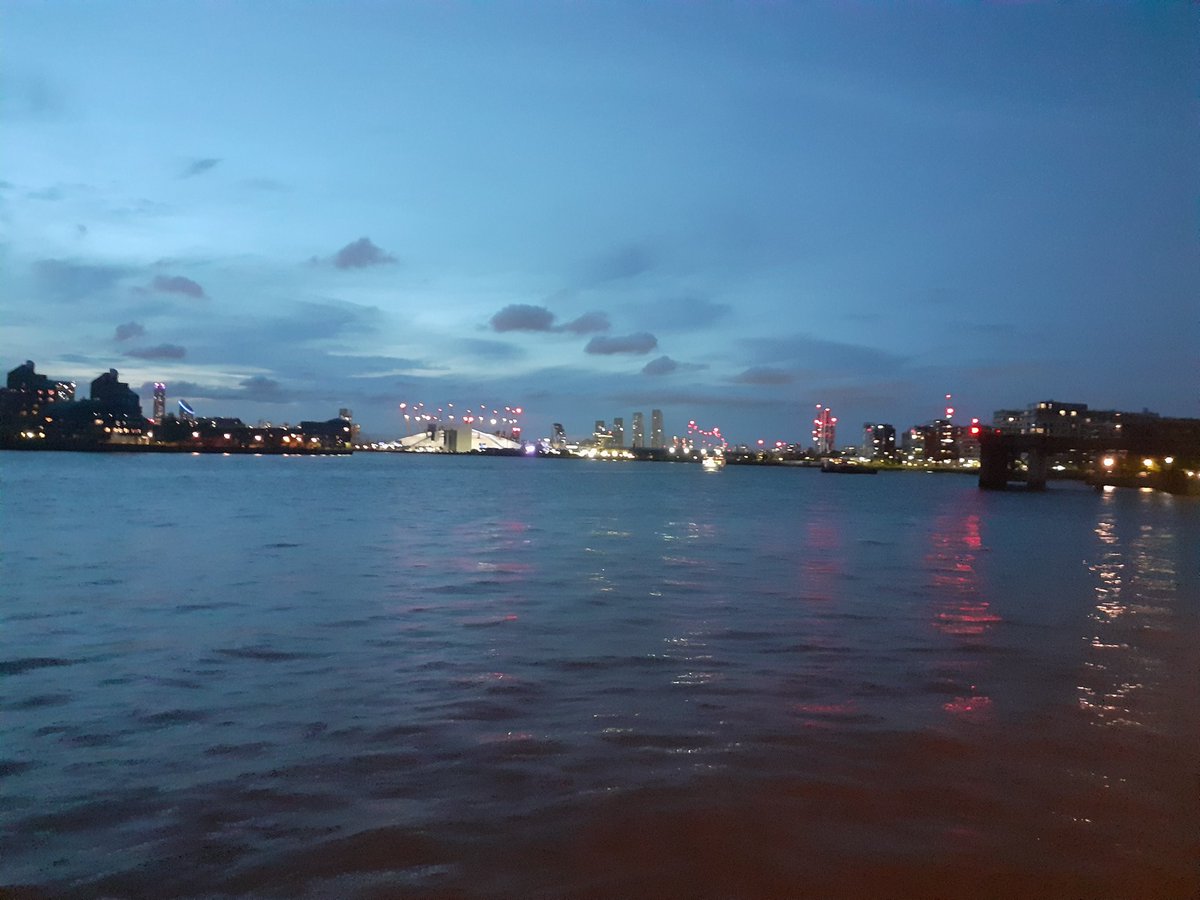 CB_cycles's tweet photo. Been out wandering while I'm here this evening, never been too this part of London before so I had to go look around in Greenwich village #Greenwich #London #OldFatherThames #CuttySark #MaritimeHistory #Trafalgar #TheMeridianLine https://t.co/pP5MtJn9RU