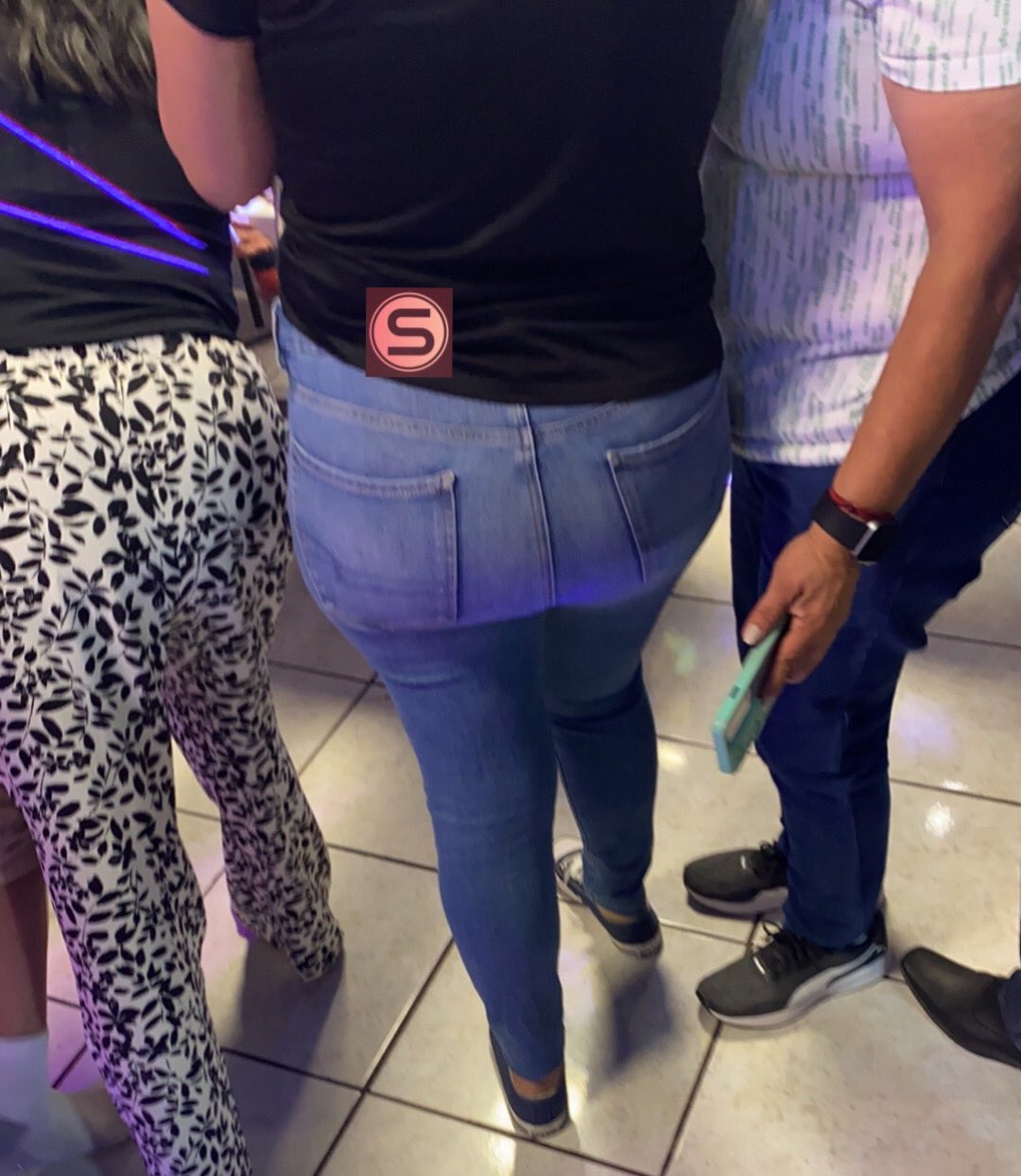 voyeur ass  /  X