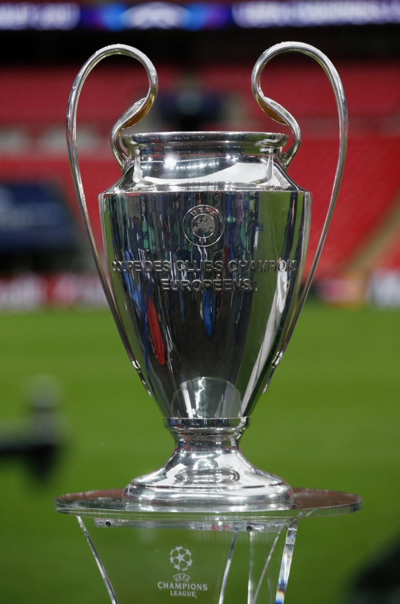 Ama bugün ama yarın, bir gün bizim olacaksın. Vandal sevinçlerimizde kırılacaksın ve Kapalıçarşı'da bir ustanın ellerinde tamir edileceksin.