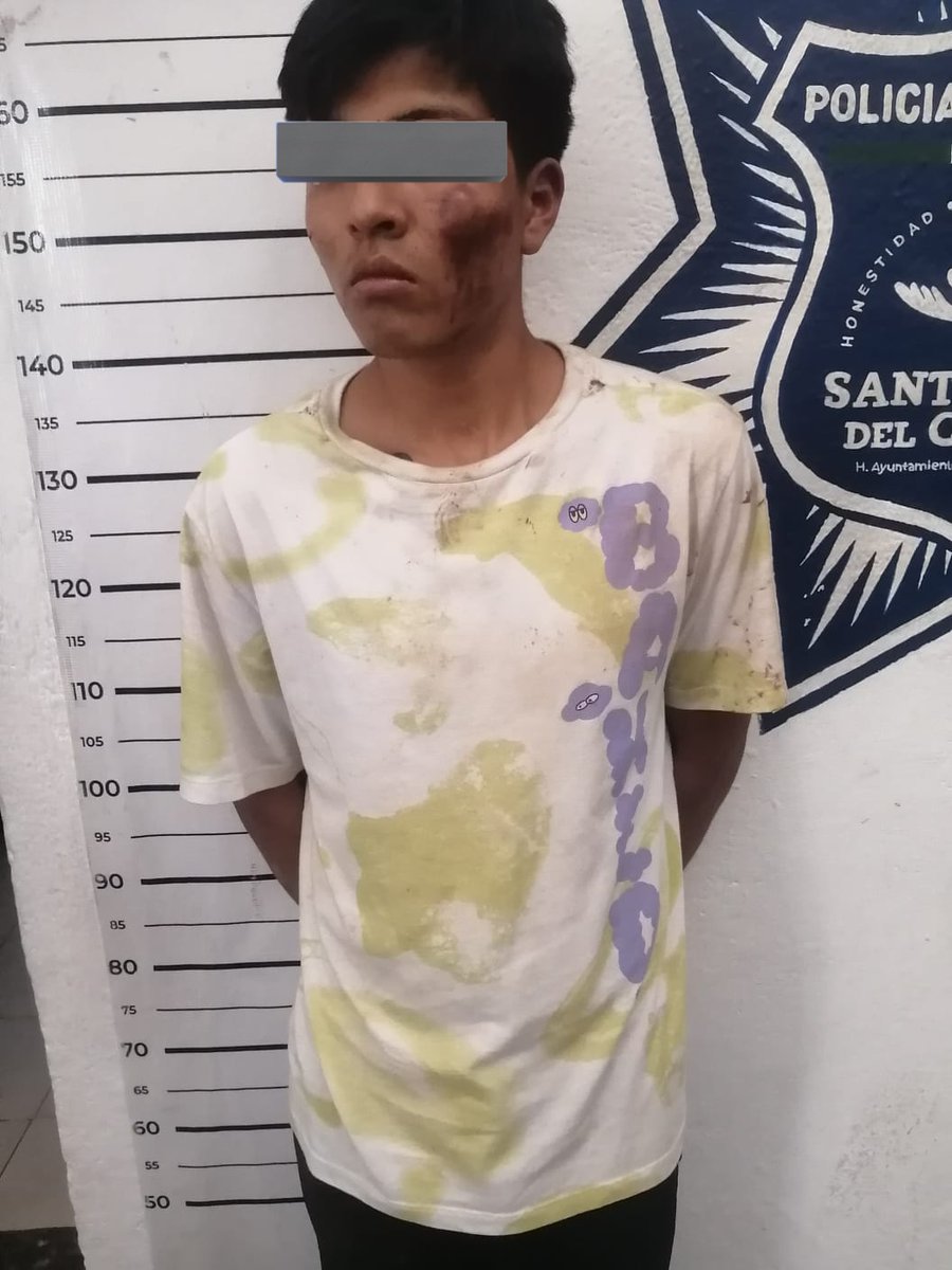 Tomas7J's tweet photo. #Persecusión
Luego d no pararse en filtro d seguridad en @SantaLucia_Ayto, Moisés N, d 19 años y estudiante d #ENEPO fue detenido en San Fco.Lachigoló, Tlacolula tras persecución d policías municipales y se le decomisó un arma de fuego.
@JC_GMarquez @FGRMexico 
@MarcosFredy_HL https://t.co/NXSjpCmpIM