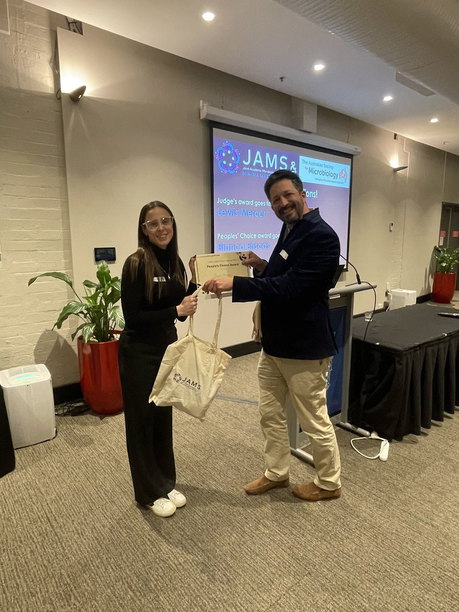 Grateful for the opportunity to present my work at the JAMS x ASM Student Special last night, and even more grateful to have received the People’s Choice award. Thank you <a href="/jamsorgau/">JAMS</a> &amp; <a href="/AUSSOCMIC/">ASM</a> 👩‍💻🧪🍄
