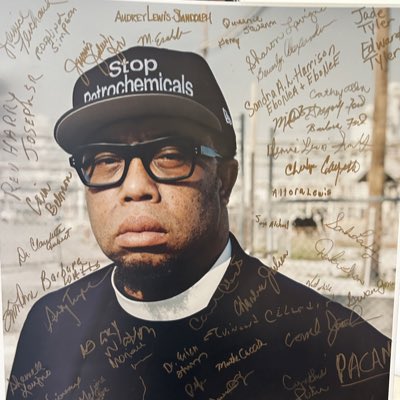 RevYearwood's tweet photo. #NewProfilePic

All Power to the People! ✊🏾 https://t.co/CkZStQCPig
