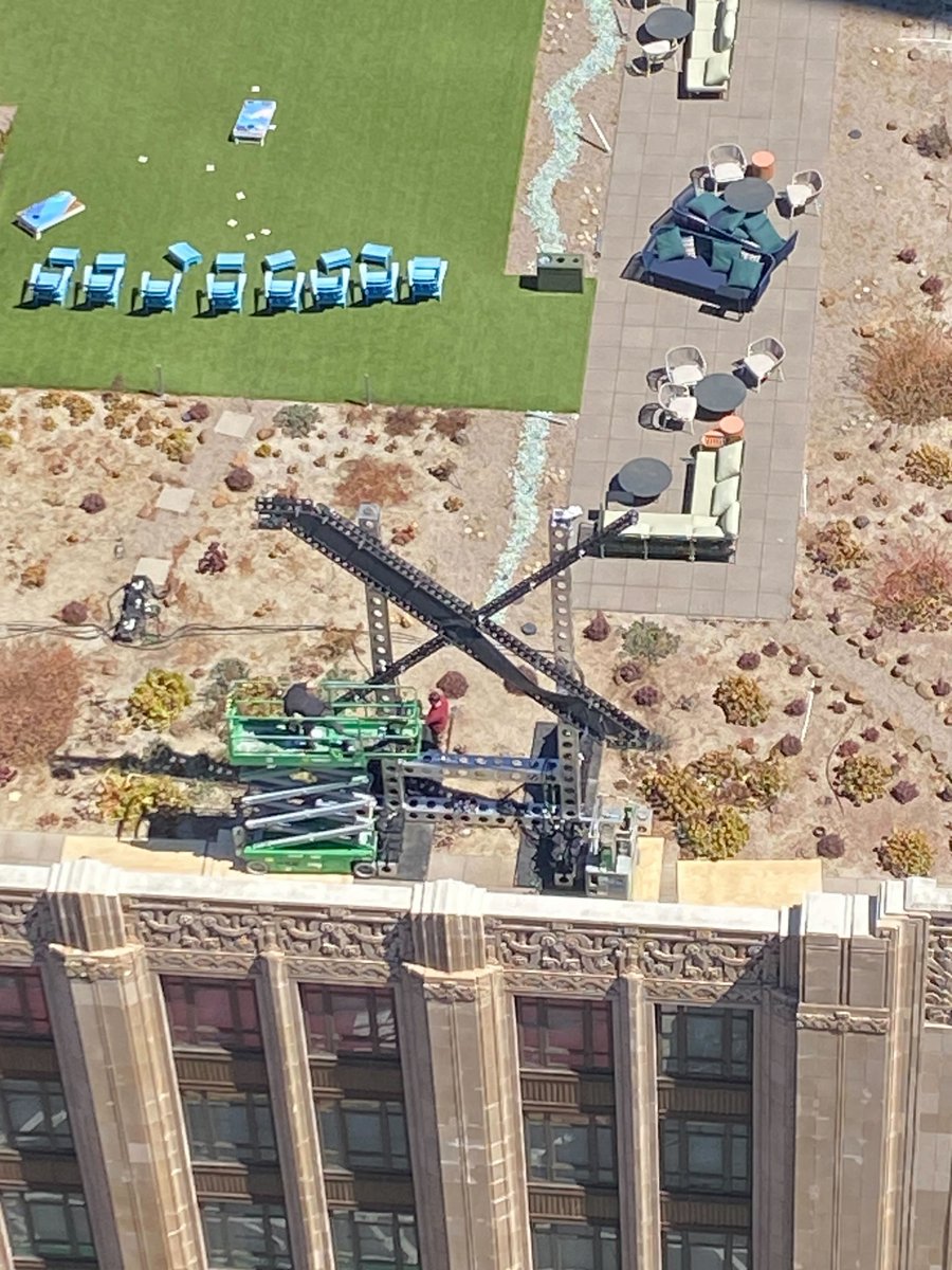 sfstandard's tweet photo. HAPPENING NOW: @X's new logo is being put up on the roof of the Market St. building where the company has its headquarters.

This comes after X's owner, @elonmusk, announced a name and logo change on Sunday.

Bye bye, blue bird, indeed. Story to come.

📸: @isaacnceja24 https://t.co/YUTsfeBr2H