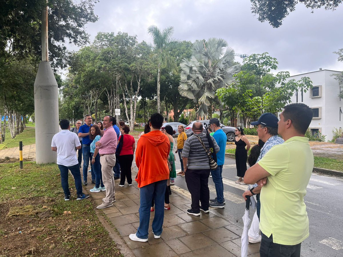 EGRESADOS UIS tweet media