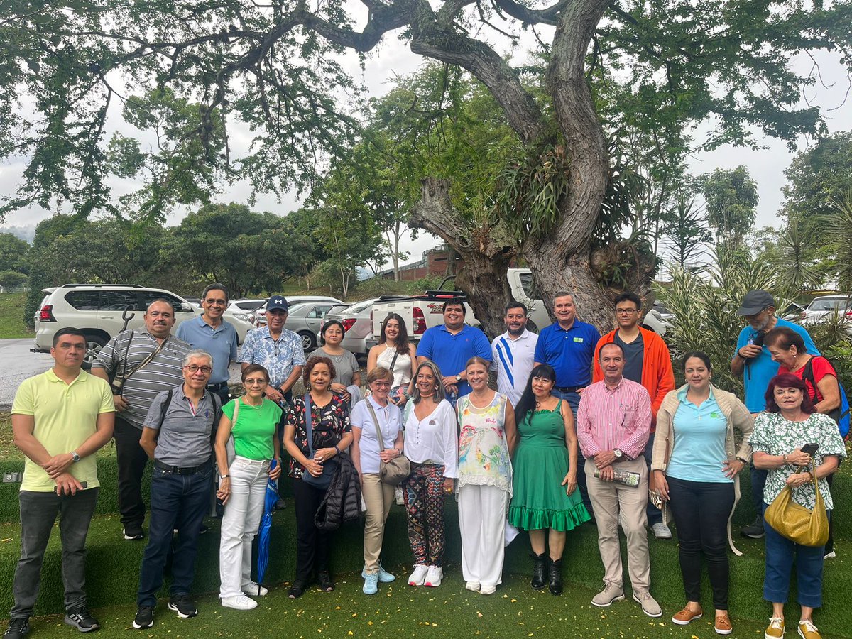 EGRESADOS UIS tweet media