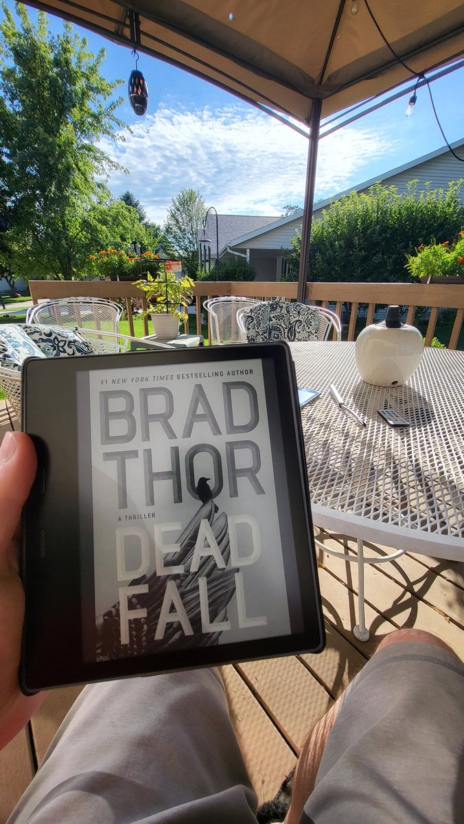 TroyPool's tweet image. It's finally the weekend, time to get caught up with Scot Harvath. @BradThor #DeadFall