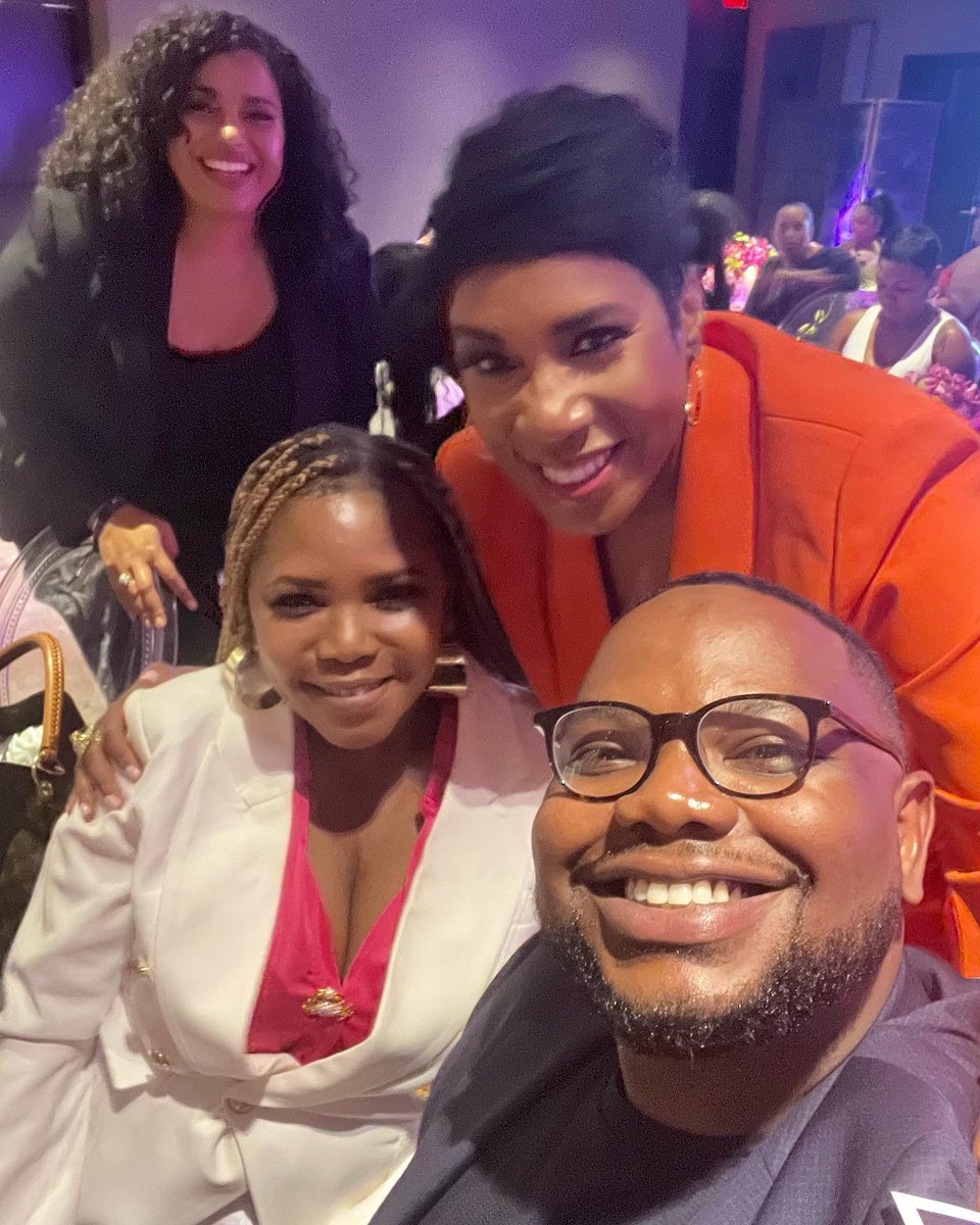 DarrenMartinII's tweet photo. SO Hype! Thank you @BeyGood &amp; @Beyonce (!!!) for an impactful networking opportunity and for recognizing my company @StreamlinedCom as 1 of 12 grant recipients for the NYC Black Parade Route Impact Luncheon. (!!!!) https://t.co/JAjRO0TCxw