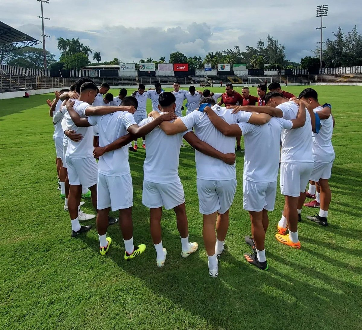 ttomialvarez14's tweet photo. Todos juntos vamos por todo..@Diriangen_FC https://t.co/1xiVSkpe8N
