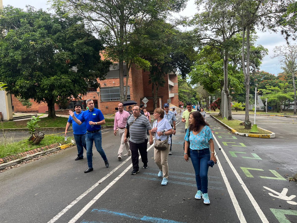 EGRESADOS UIS tweet media