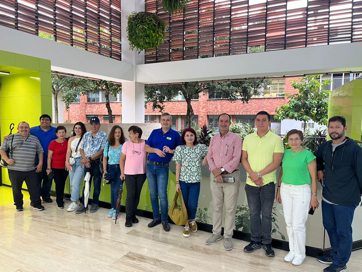 EGRESADOS UIS tweet media