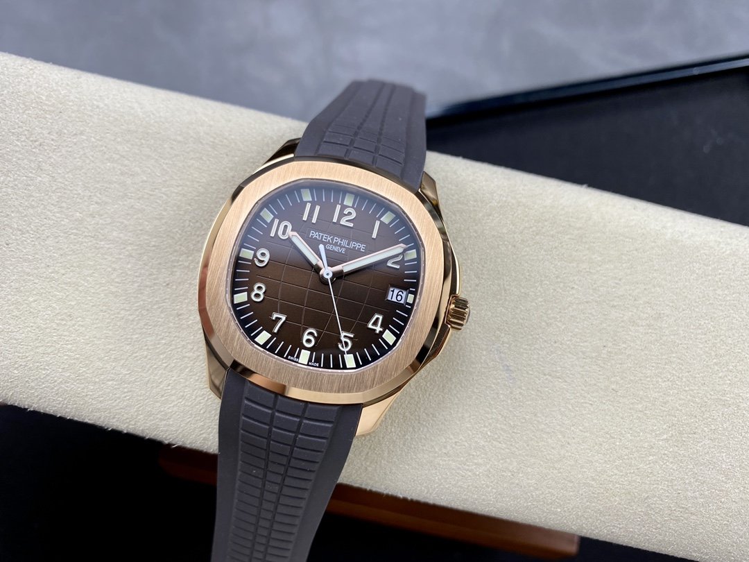 zhouyanjin2's tweet photo. 百達翡麗博物館
1989年的Calibre 89大複雜懷表，
Only Watch 複刻座鍾的James Ward Packard座鍾，
James Ward Packard、Henry Graves Jr.等大藏家制作的超複雜功能懷表。
計時表發明者Nicolas Rieussec制作的滴墨計時��
英國人Thomas Mudge首款萬年曆懷表
#臺灣
#臺北
#百達翡麗
#腕表
#精品特惠 https://t.co/l01NmvjguU