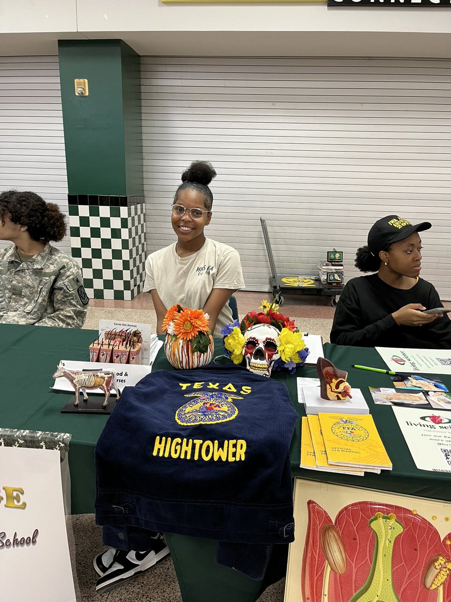 FFAHightower's tweet photo. Recruiting for future agriculturists at HHS Freshman Orientation #hhsffa https://t.co/x440xRrXfr