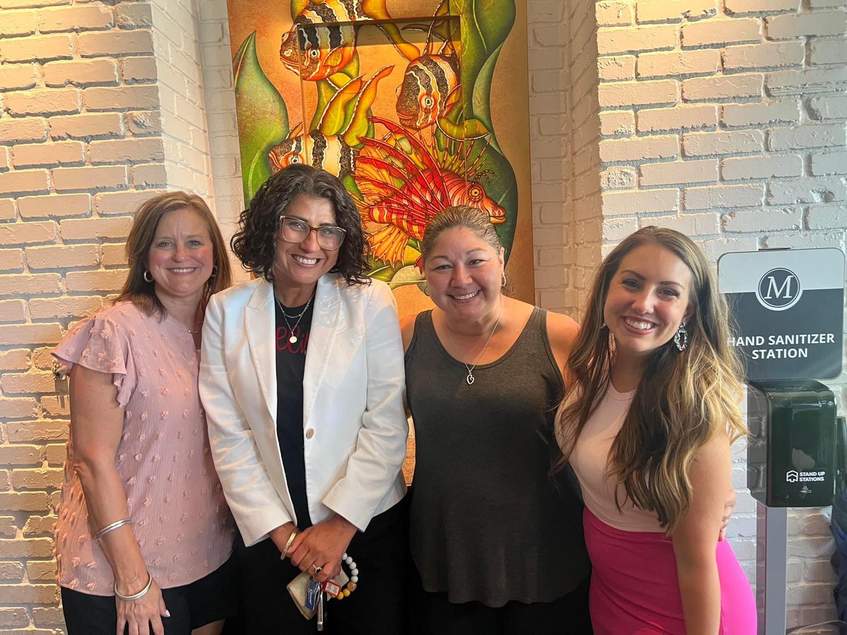 eomanning's tweet photo. God brought us together for a reason and now we each lead in different ways … one thing for sure remains, our friendship ❤️ Blessed to have these ladies as an inspiration and support! #SpringerStrong #ATeam #OuidaBestAlways https://t.co/y3zac1qh4x