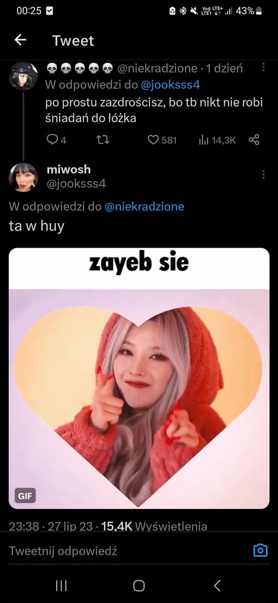 PopKulturozerca's tweet photo. Typiara wstawia takiego tweeta, a następnie komentuje to w poniższych sposób 👇🏻👇🏻
Trochę zabawne https://t.co/Xk1NlSdfpM