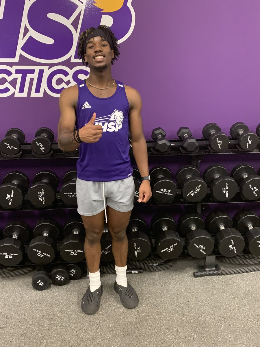 ilyZeph_'s tweet photo. Thank you coach Lewis for inviting me to your campus school for a visit and tour. @UHSP_XC_TF #trackandfield #collegetrack #D2 https://t.co/dp1iohBxpF
