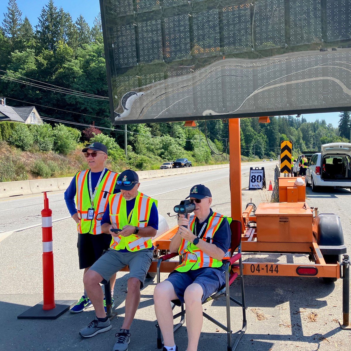 RoadSafetyKate's tweet image. This was fabulous to see today!  These volunteers are a complement of newly trained &amp;amp; seasoned ones, that were out on Lougheed Hwy in @YourMapleRidge  today to remind drivers to slow down &amp;amp; get your destination safely. Thank you #Speedwatch &amp;amp; have a good &amp;amp; safe weekend all🌞😊❤️!