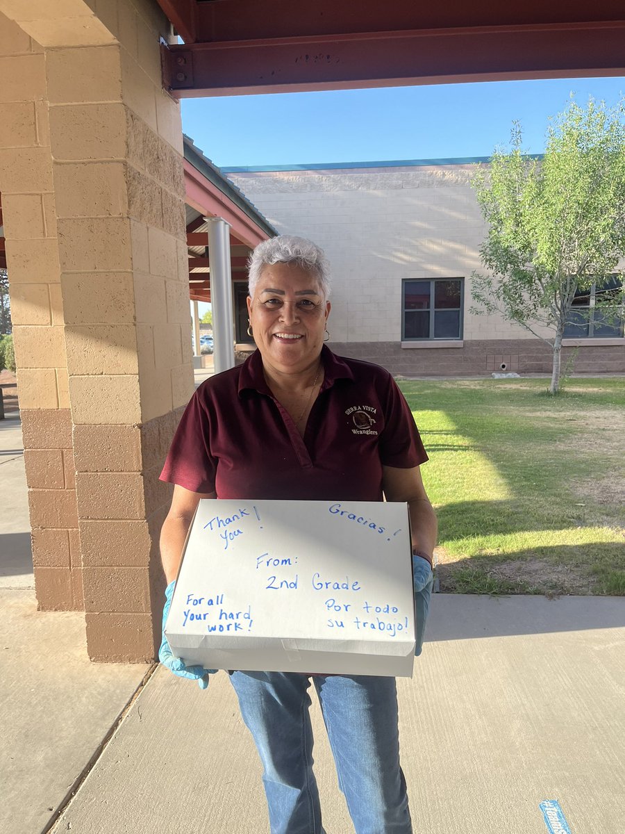 Our Sierra Vista Custodians are truly the Best in the West, always going above & beyond and with a smile. 🤠 @SierraVista_ES @RMarquez_SVE #TeamSISD #tickettosuccess