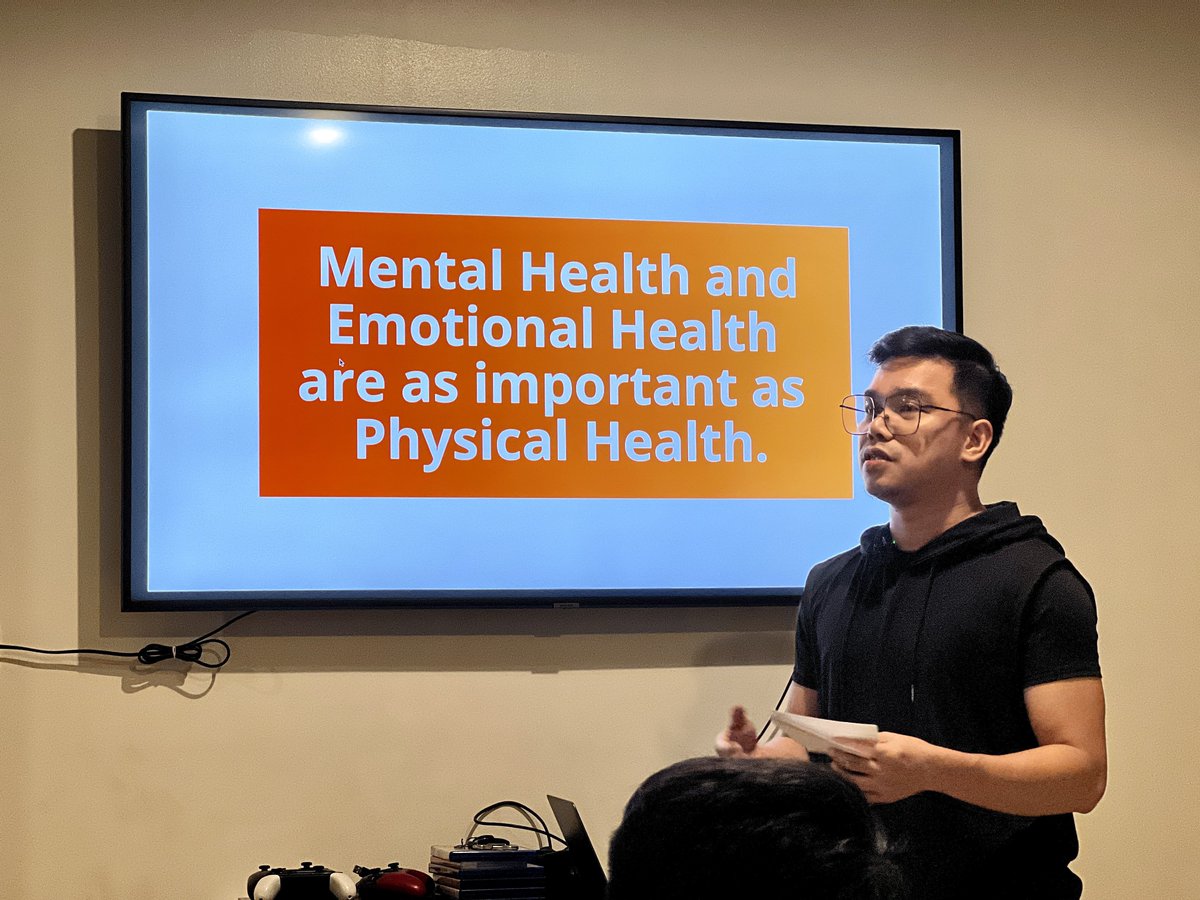 h3ywh9tsURname's tweet photo. 🌟 A Privilege & Honor: Sharing My Self-Care Journey & Formula
I'm grateful for the opportunity to share my insights and formula with my colleagues.
SELF-CARE = Protecting Your Peace + Investing in Love Bank
#SelfCare #JourneyToWellness #SharingWisdom #positivevibes https://t.co/LX8V5vmQ31